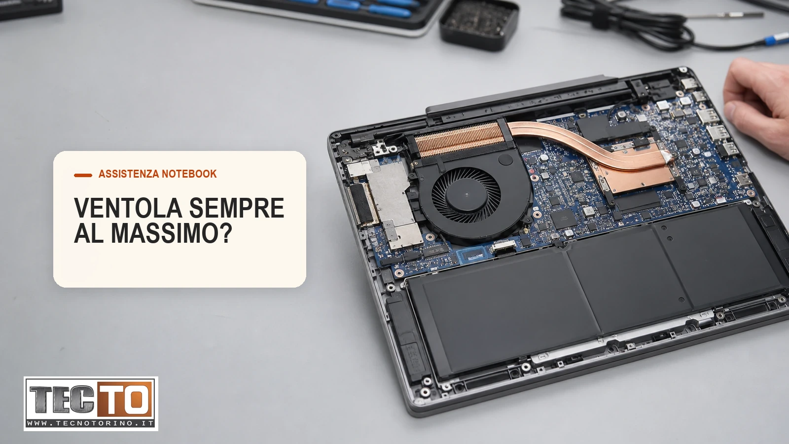 Sistema di raffreddamento di un notebook con ventola e heatpipe sul banco tecnico