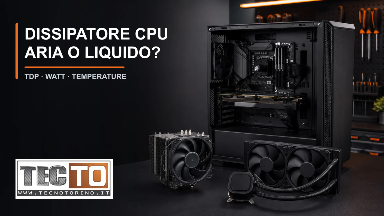 Dissipatore CPU ad aria e raffreddamento a liquido AIO accanto a un PC gaming aperto