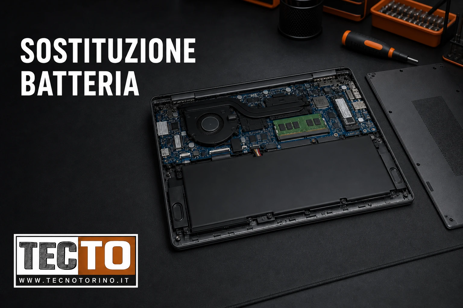 Batteria interna montata nel telaio di un notebook aperto